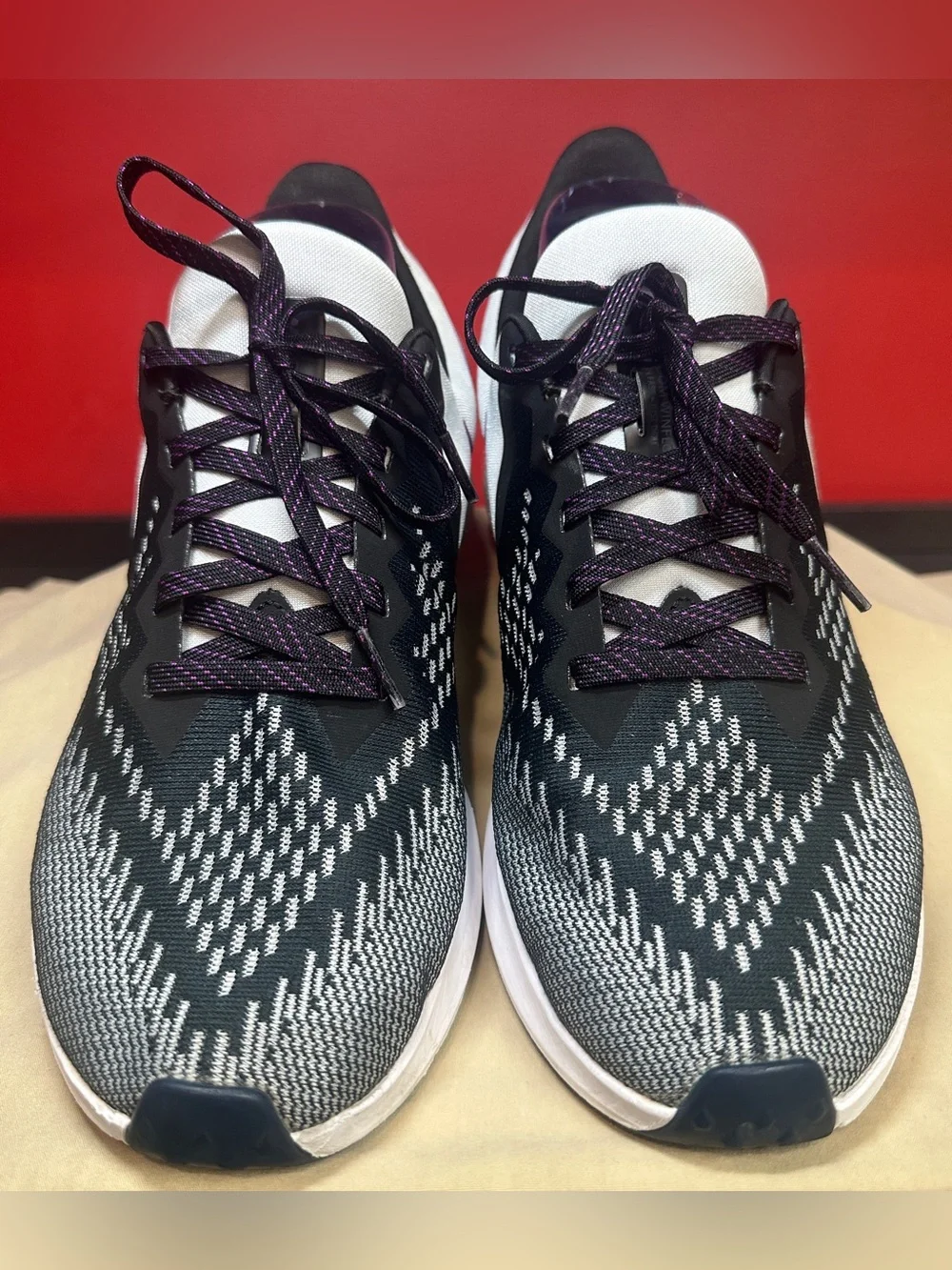 Nike Zoom Winflo 6 Black, White, & Purple Running Shoes Women’s Size 10